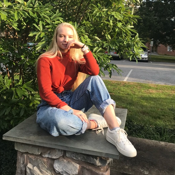 Meet your Posher, Michaela - Picture 1 of 1